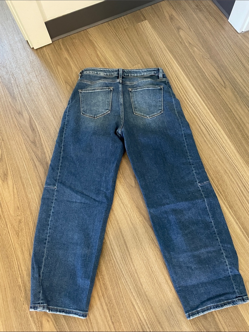 Risen barrel Jean - Picture 2 of 3